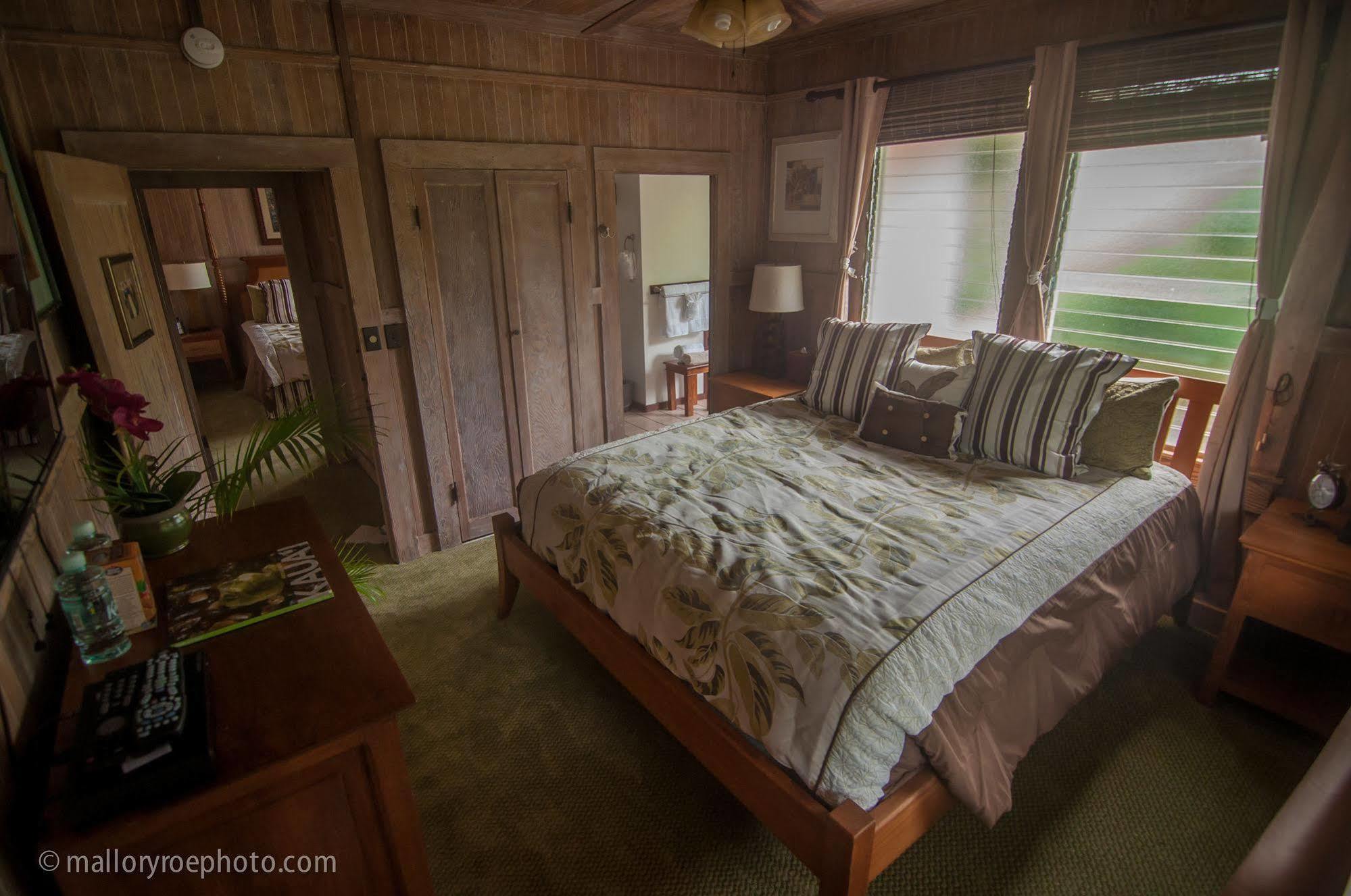 Poipu Bed And Breakfast Inn Koloa Exterior foto